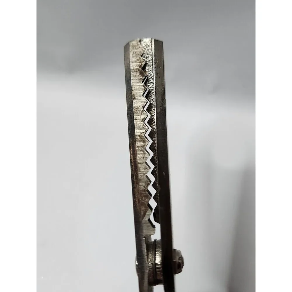 Deluxe Kleencut Serrated Scissors – Vintage USA